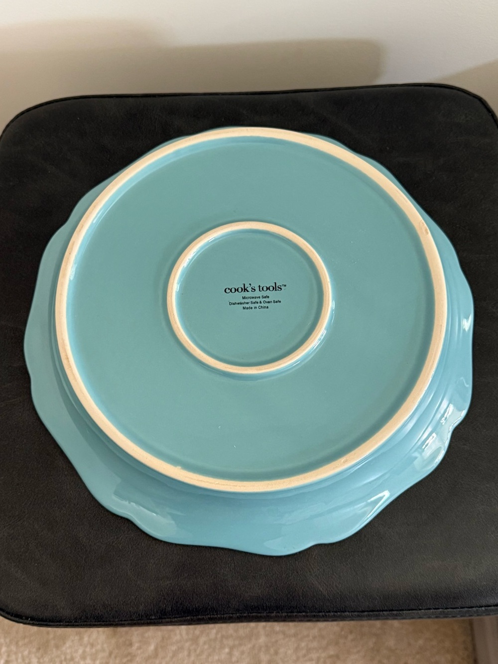 Scalloped Aqua Bakeware Oven to Table Pie/Cobbler Dish - Picture 3 of 3